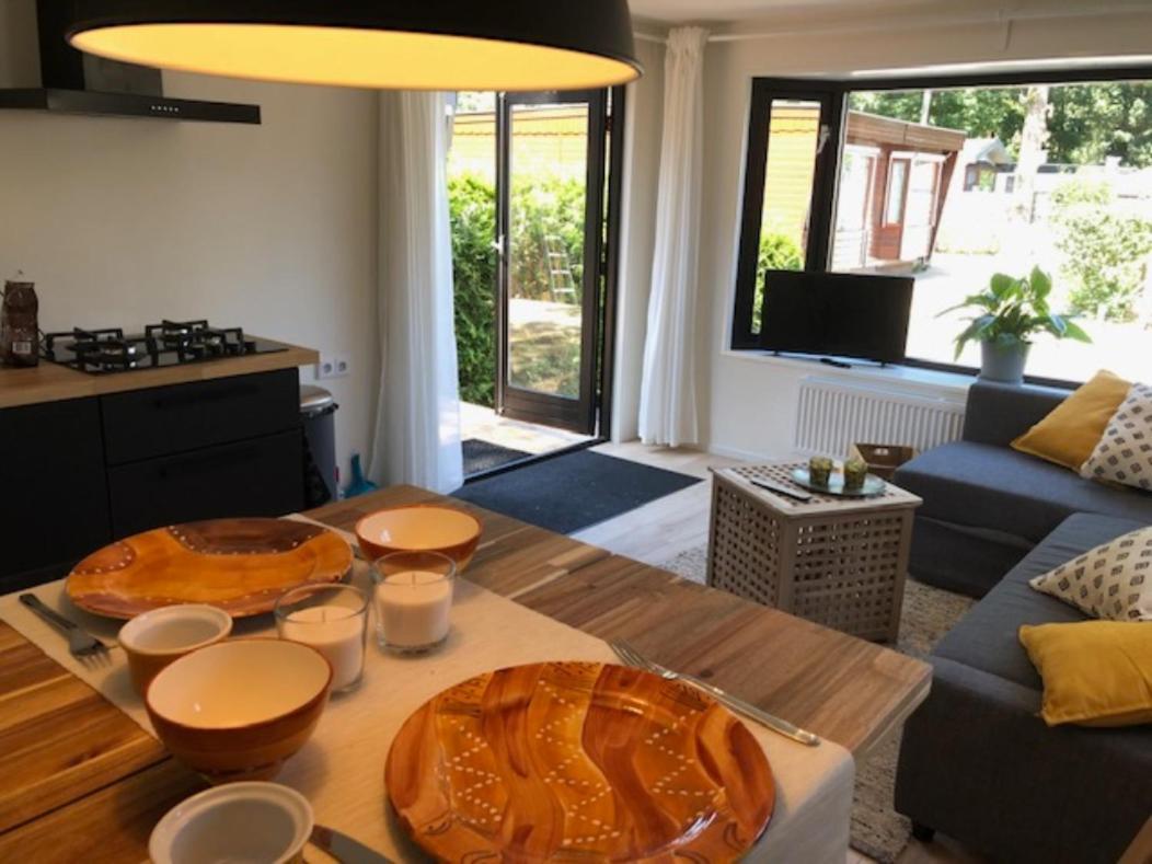 Heerlijk Vakantiehuisje In พุทเทิน ภายนอก รูปภาพ